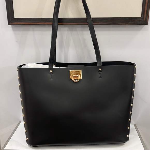 MICHAEL KORS MANHATTAN LARGE SHOULDER TOTE BAG
SMOOTH LEATHER
STUDS
BLACK - Picture 13 of 16